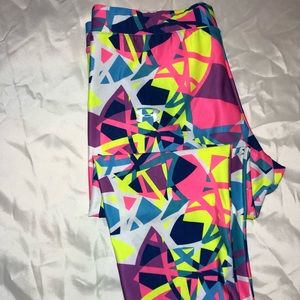 Women’s (L) UA heat gear crop compression pants